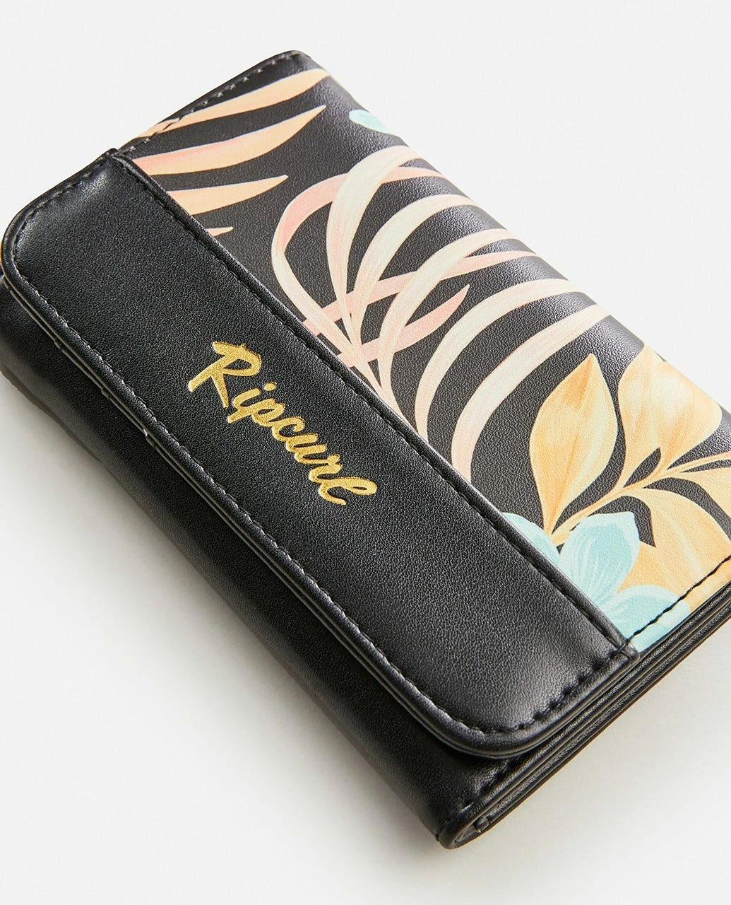 Mid-Sized Yardage Wallet - Image 4